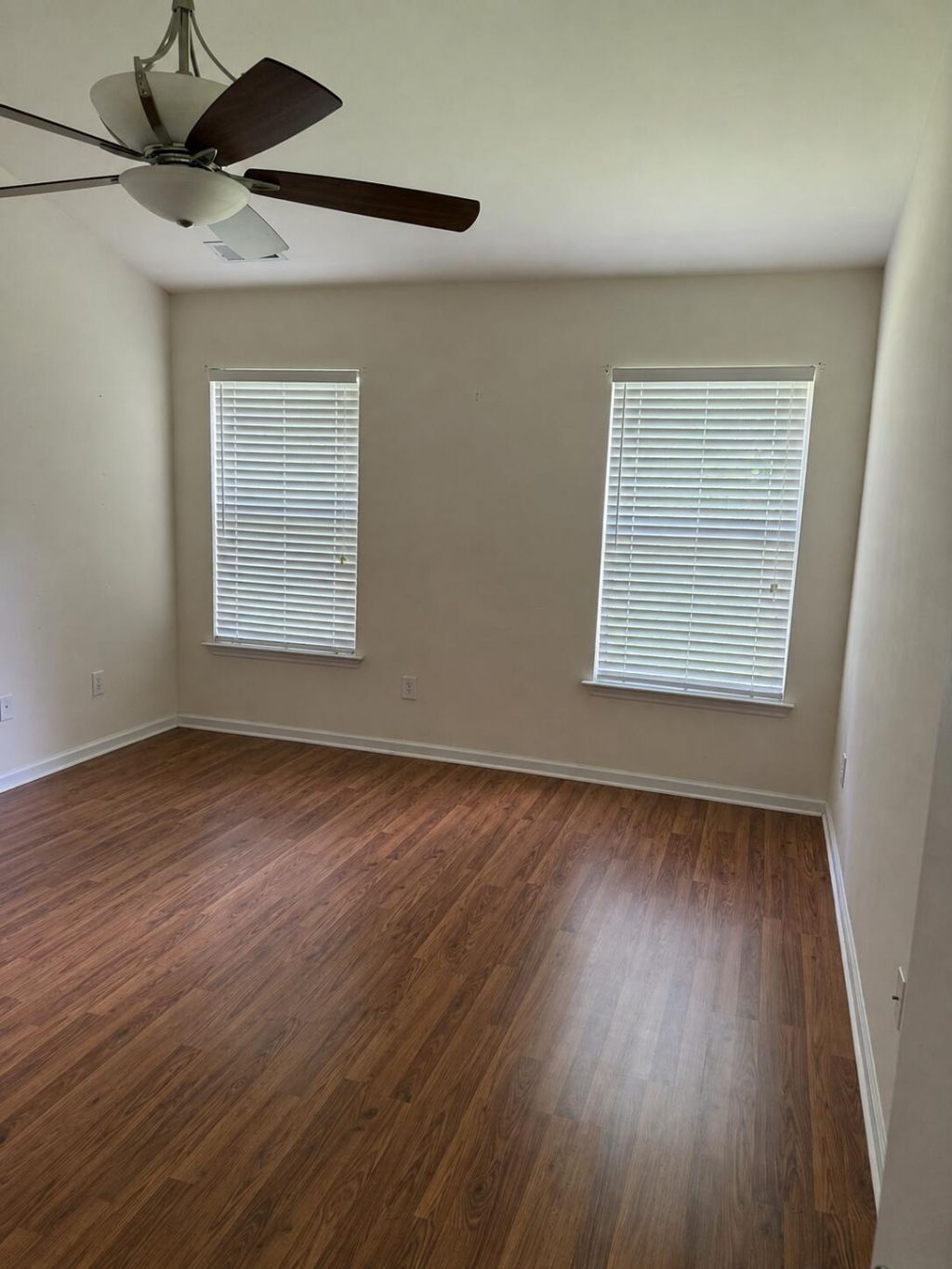 3382 Middlesboro Avenue Photo 4