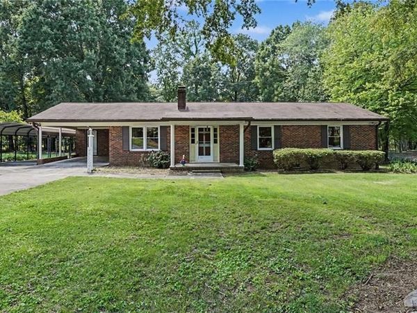 132 Cedarwood Drive , Eden, NC 27288