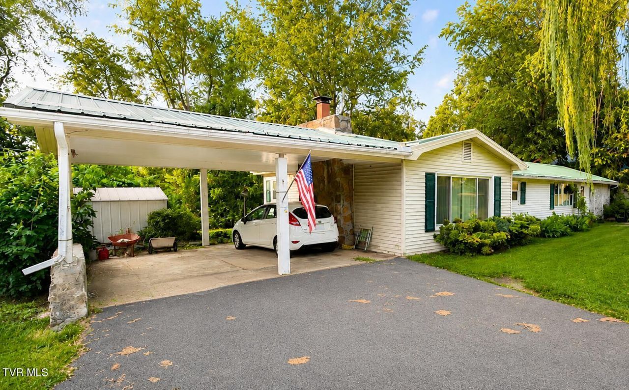 31031 Lee Highway, Glade Spring, VA 24340 Main Photo