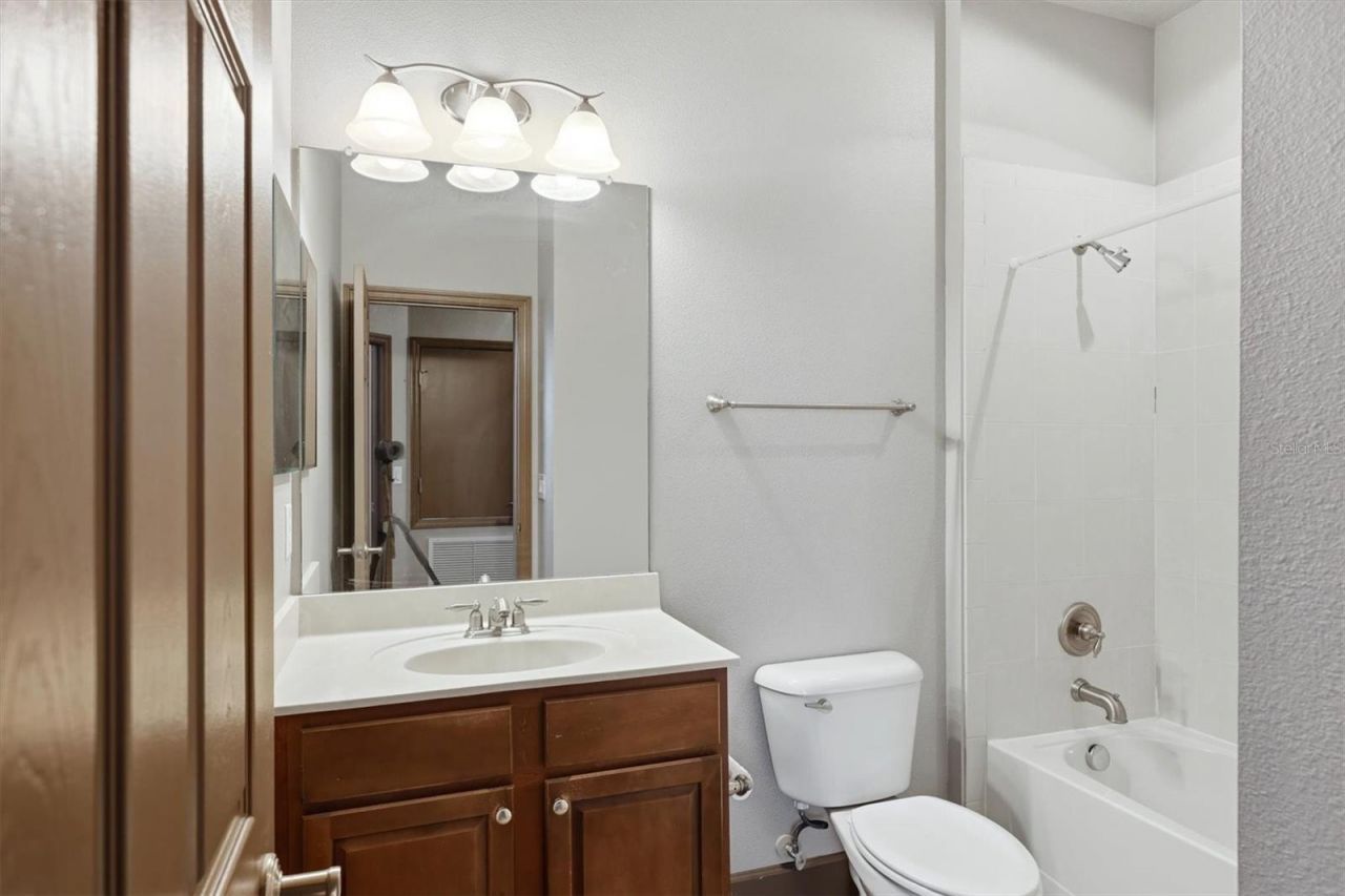 8098 Moonstone Drive, Unit 17-203, Sarasota, FL 34233 Photo