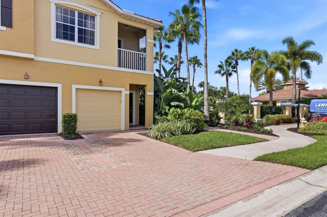 8098 Moonstone Drive, Unit 17-203, Sarasota, FL 34233 Photo