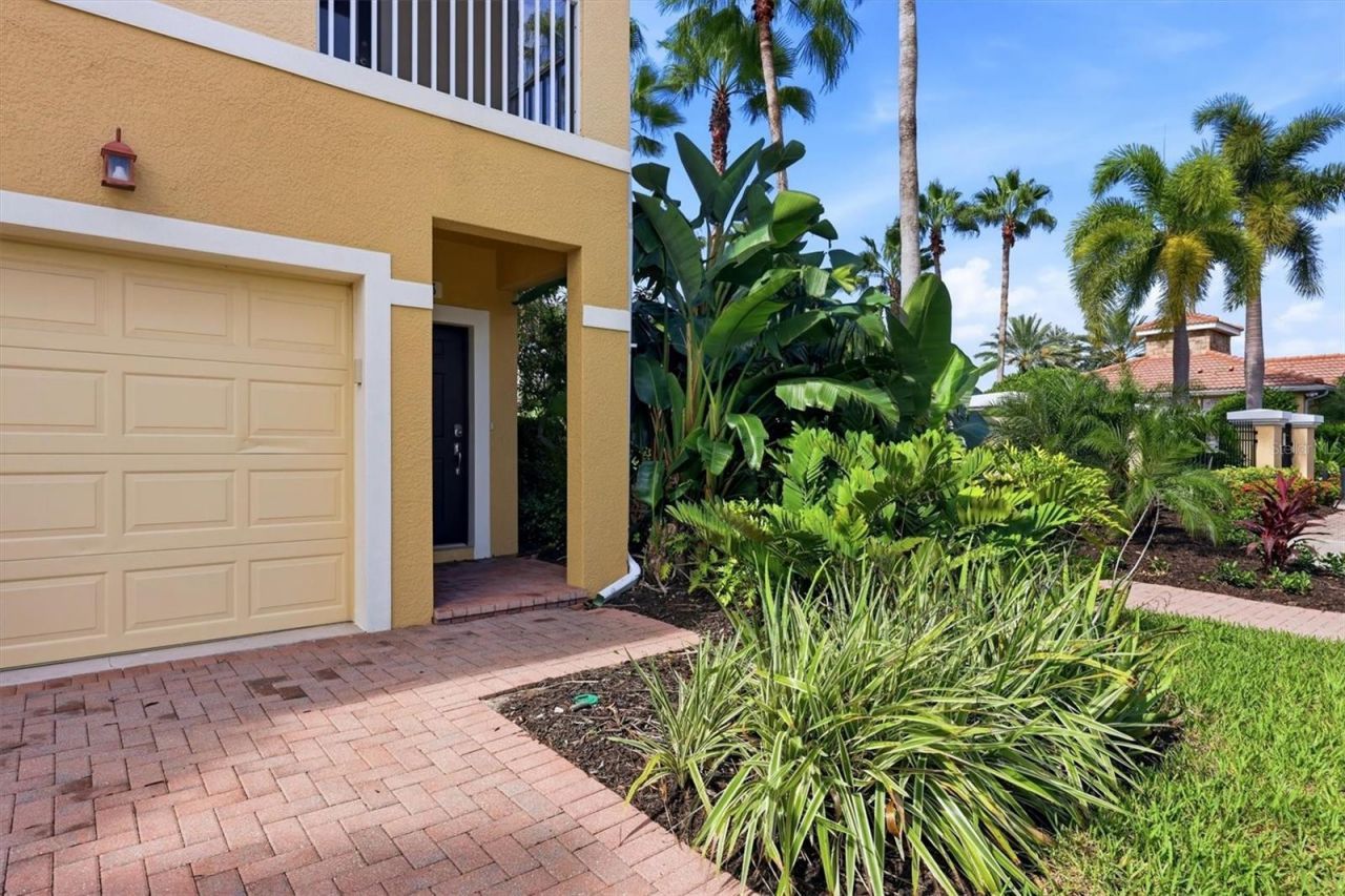8098 Moonstone Drive, Unit 17-203, Sarasota, FL 34233 Photo