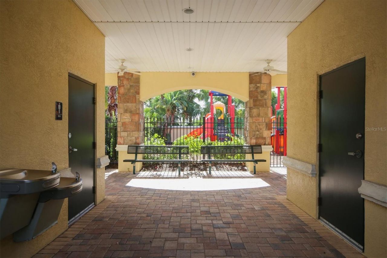 8098 Moonstone Drive, Unit 17-203, Sarasota, FL 34233 Photo