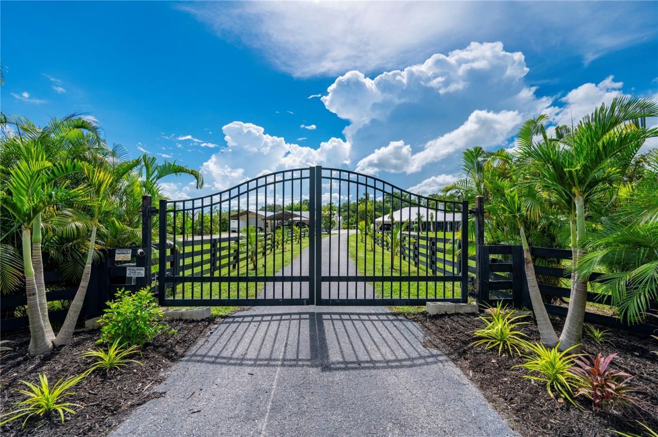 10789 SW Cypress Bend Avenue, Arcadia, FL 34269 Photo