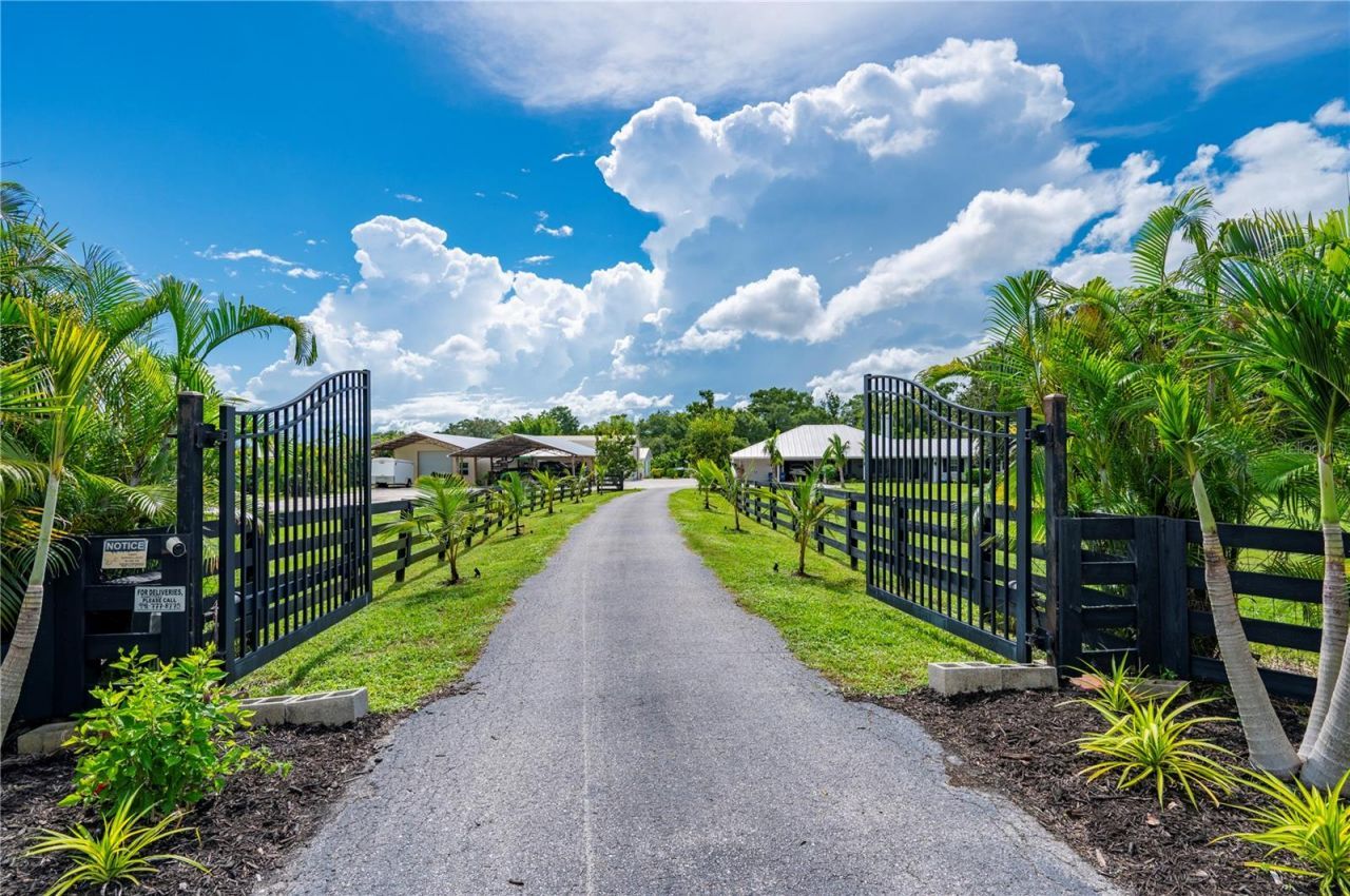 10789 SW Cypress Bend Avenue, Arcadia, FL 34269 Photo