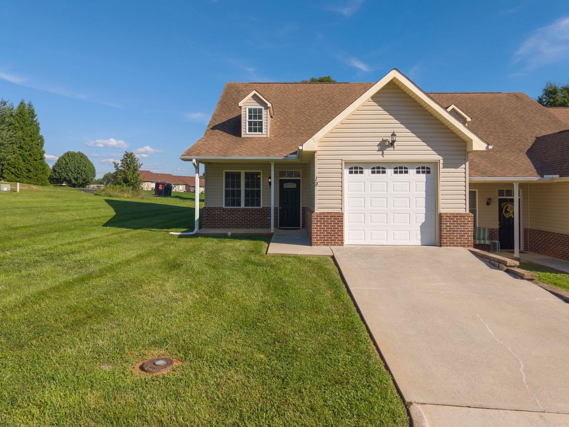 19 Hunters Valley Ln, Rocky Mount, VA 24151 Main Photo