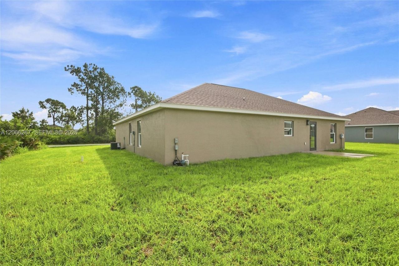 6898 Dickinson Drive, Sebring, FL 33872 Photo
