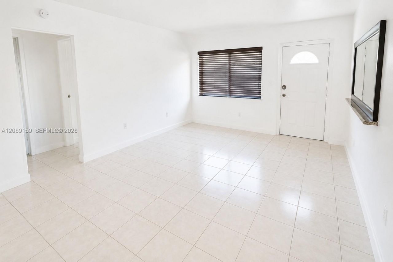 985 SW 10th St, Unit 2, Miami, FL 33130 Photo