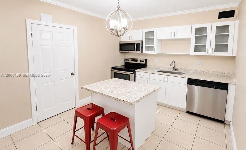 985 SW 10th St, Unit 2, Miami, FL 33130 Photo