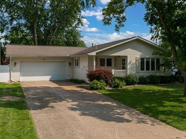 475 32nd Avenue , East Moline, IL 61244
