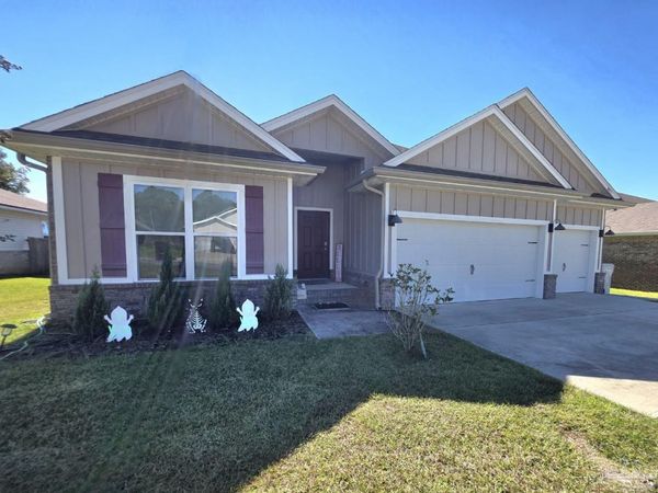 8055 Silver Maple Dr, Milton, FL 32583