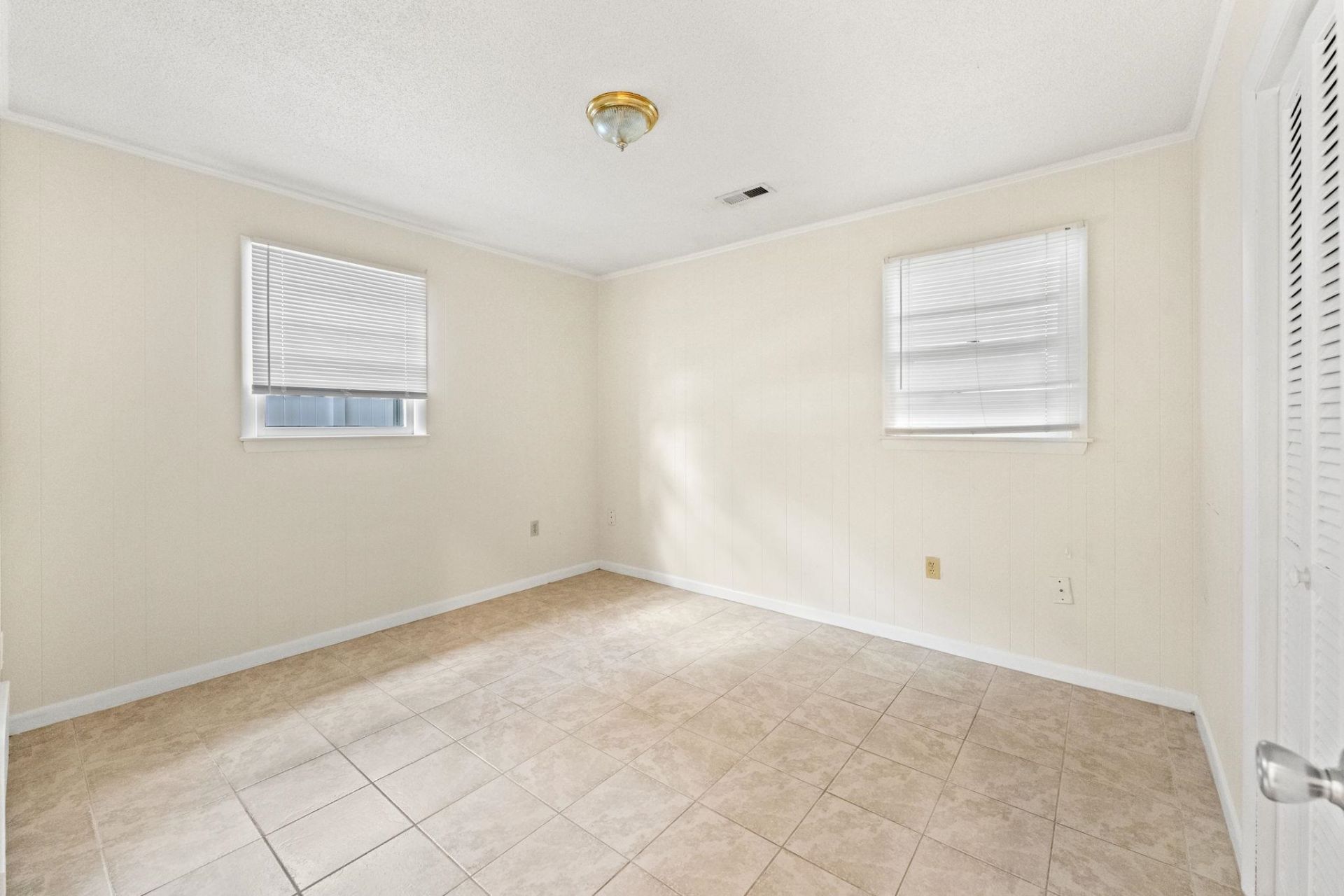 1019 Bay Rd. Photo 12