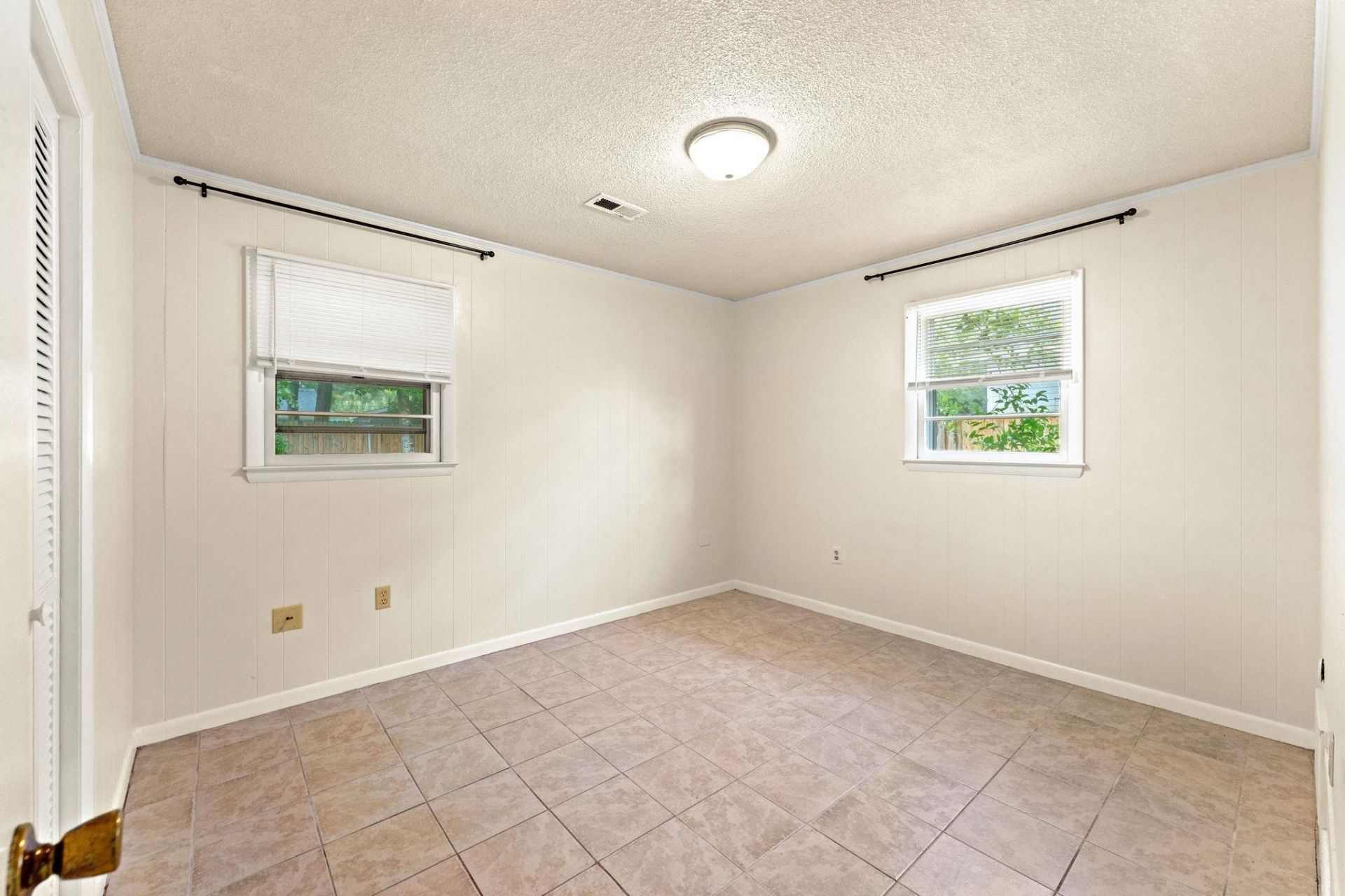1019 Bay Rd. Photo 23