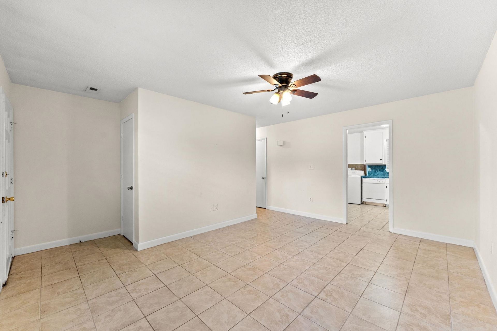 1019 Bay Rd. Photo 6