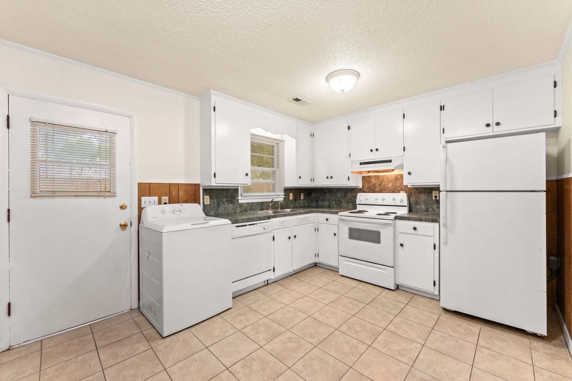 1019 Bay Rd. Photo 9