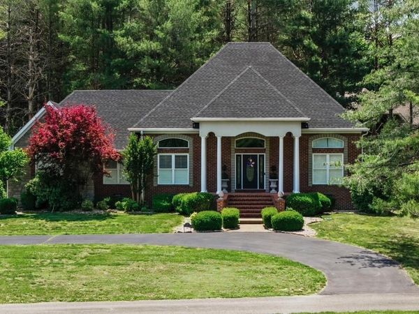 11 Whispering Pine Lane , Scottsville, KY 42164