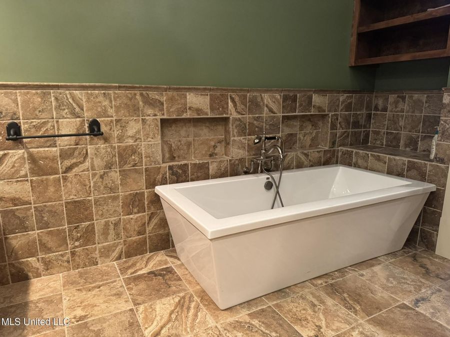 Property Image 156