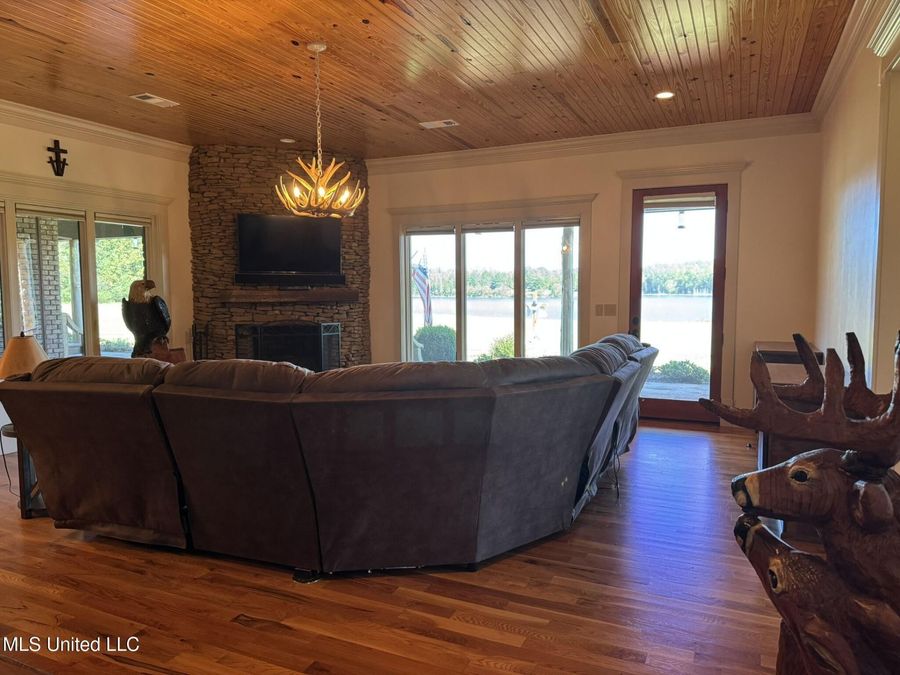 Property Image 166