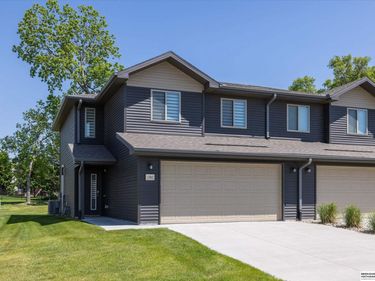 17062 Hawthorne Avenue, Omaha, NE 68118