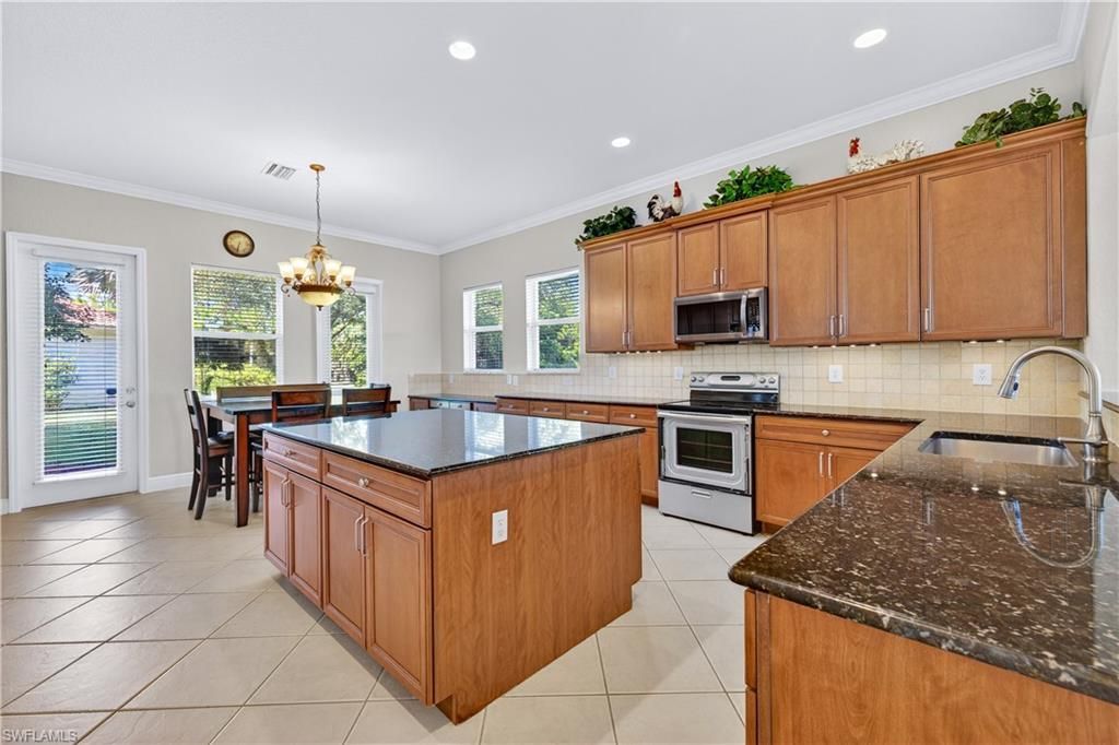 2212 Vardin Pl, Naples, FL 34120 Photo