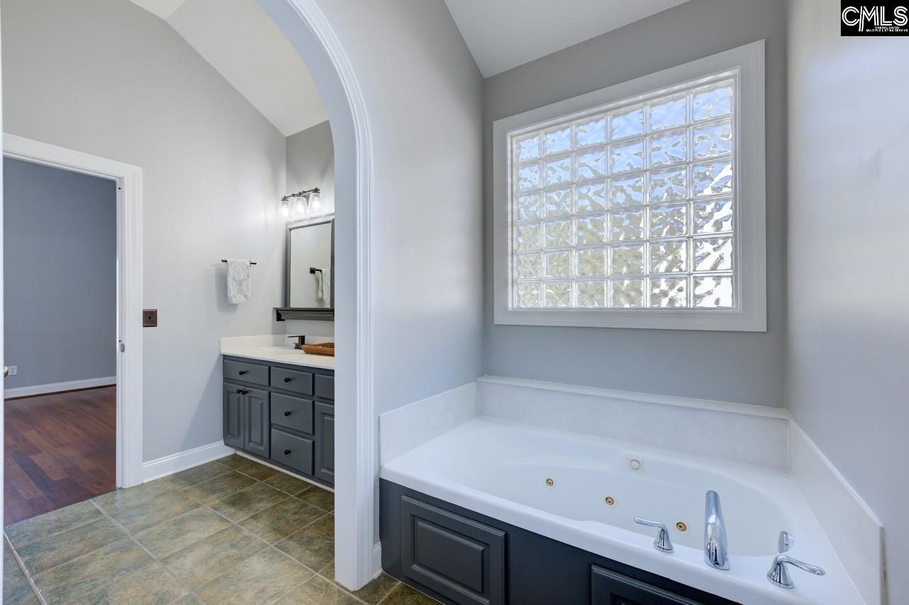 107 Durden Park Row Photo 31