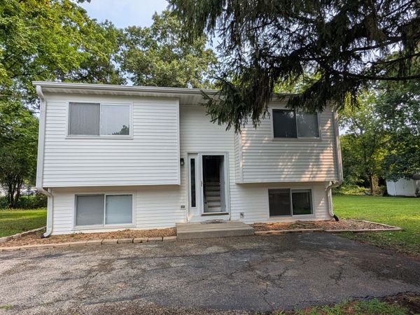 37055 N Capillo Avenue , Lake Villa, IL 60046