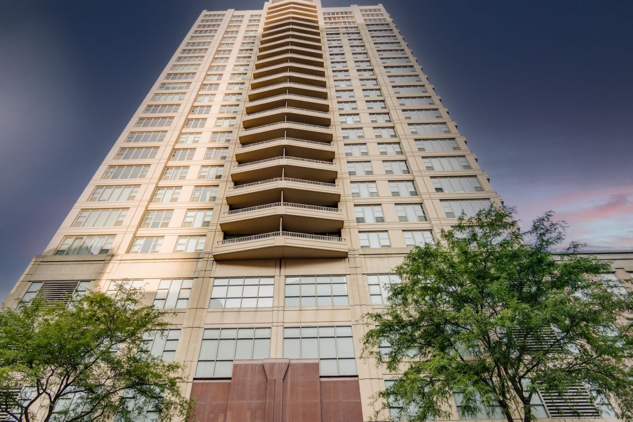 200 N Jefferson Street, Unit 1701, Chicago, IL 60661 Main Photo