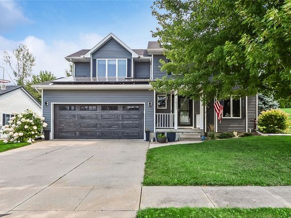 1022 E 18th Street S, Newton, IA 50208