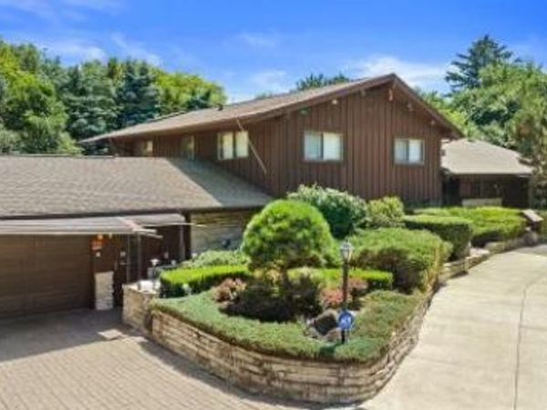 W152N7496 Westwood DRIVE, Menomonee Falls, WI 53051