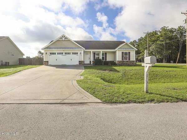 100 Gobblers Way, Richlands, NC 28574