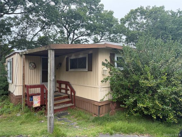 2 Periwinkle Drive, Bohemia, NY 11716