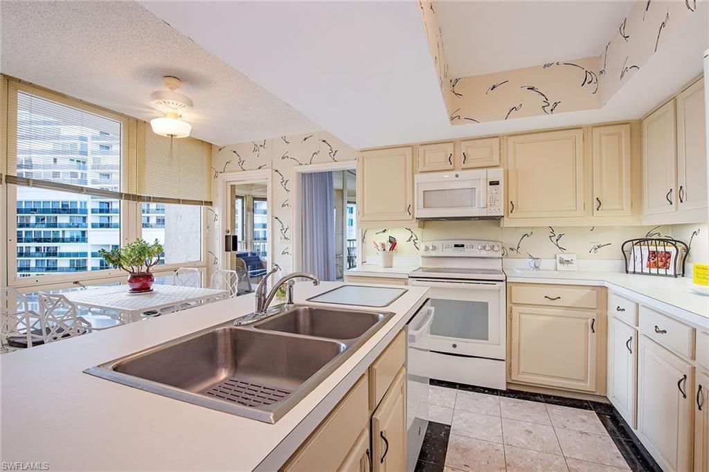 4051 Gulf Shore Blvd N, Unit 706, Naples, FL 34103 Photo