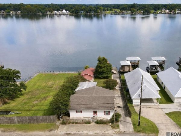 9554 False River Dr, New Roads, LA 70760