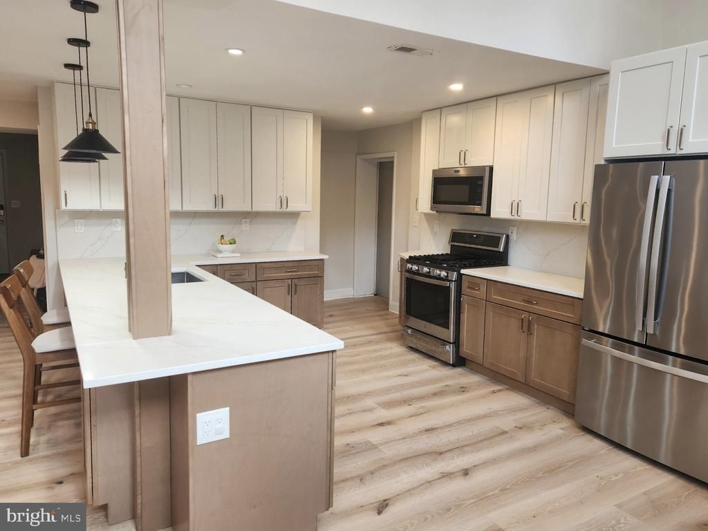 8421 W GROVE ROAD W, ELLICOTT CITY, MD 21043