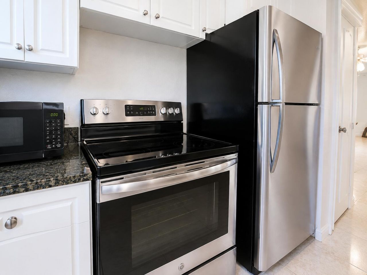 1900 NE 8th Court, Unit 204, Fort Lauderdale, FL 33304 Photo