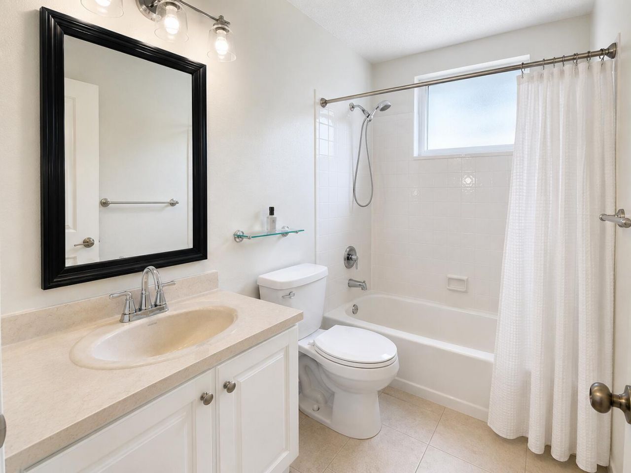 1900 NE 8th Court, Unit 204, Fort Lauderdale, FL 33304 Photo