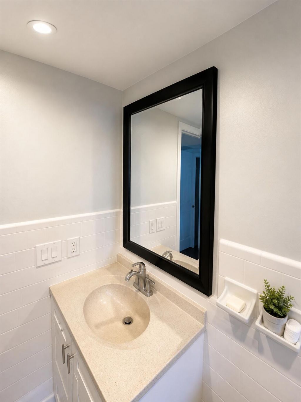 1900 NE 8th Court, Unit 204, Fort Lauderdale, FL 33304 Photo