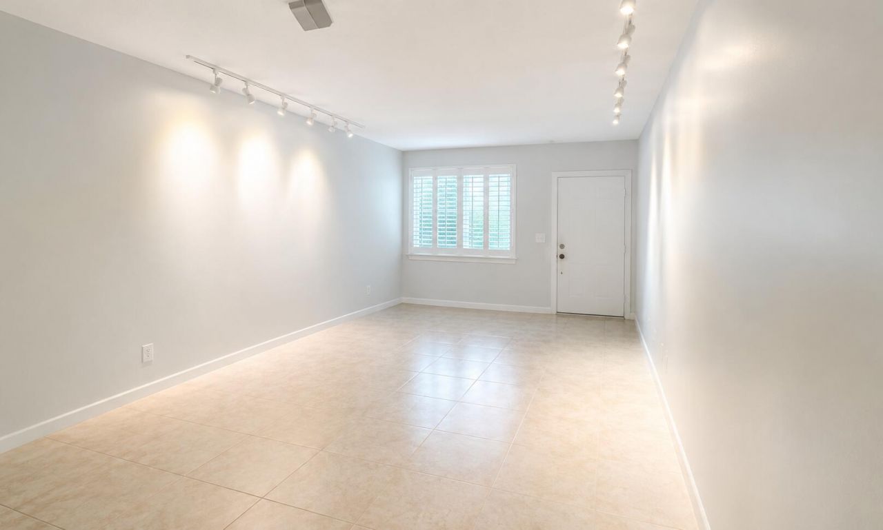 1900 NE 8th Court, Unit 204, Fort Lauderdale, FL 33304 Photo