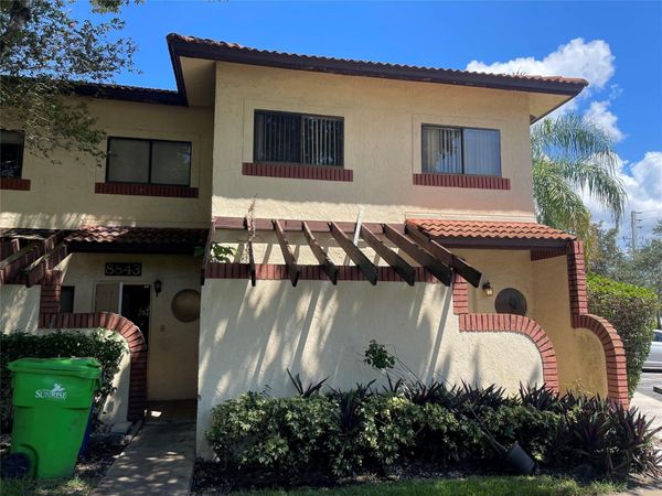 8843 SPRINGTREE LAKES Drive, Sunrise, FL 33351