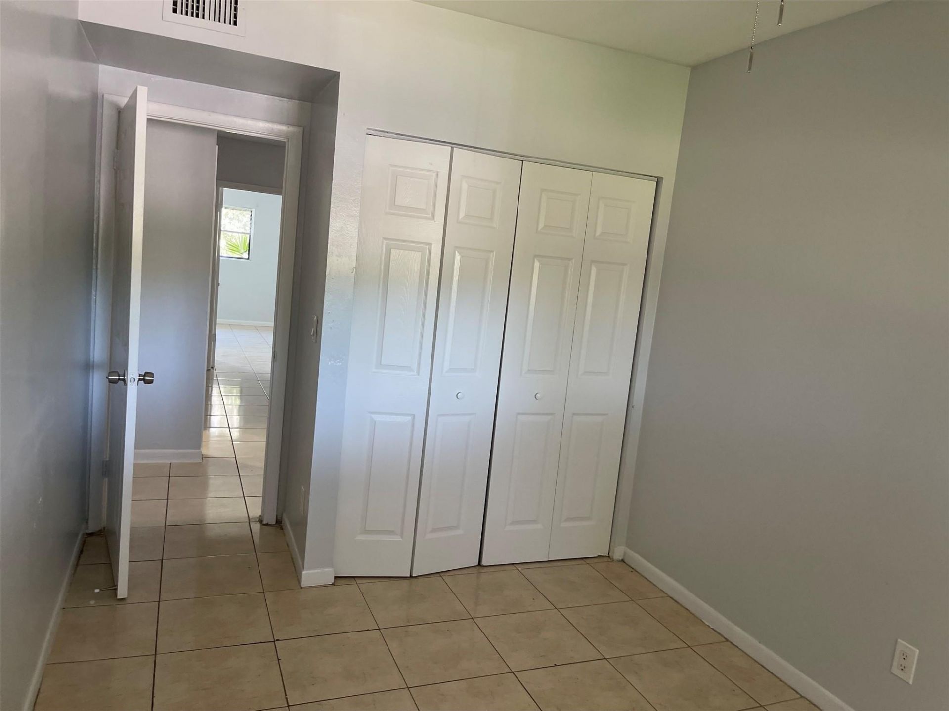 8843 Springtree Lakes Drive, Sunrise, FL 33351 Photo