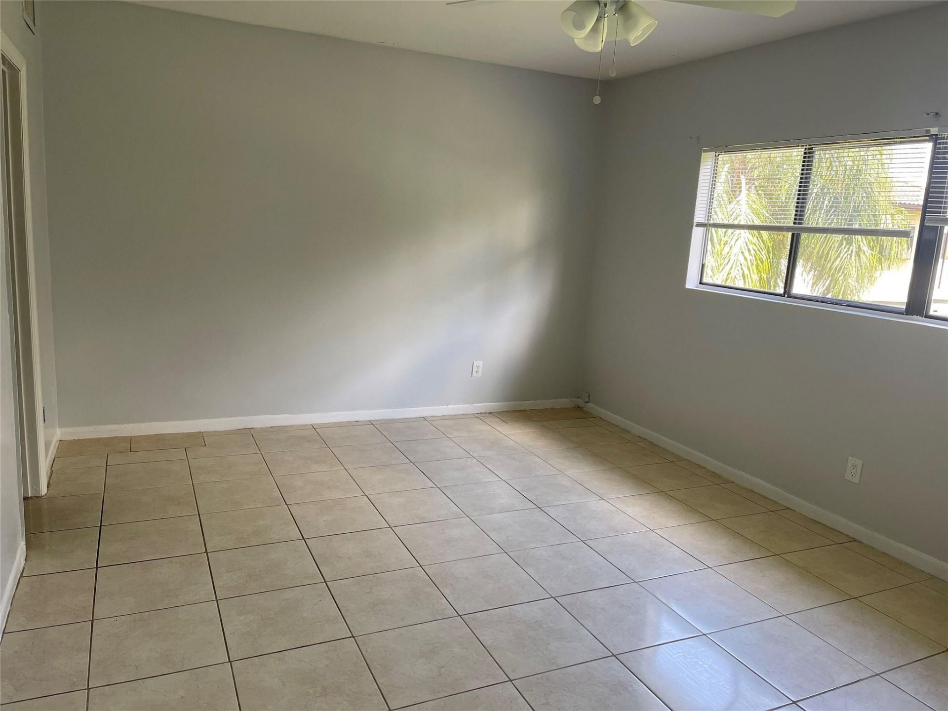 8843 Springtree Lakes Drive, Sunrise, FL 33351 Photo