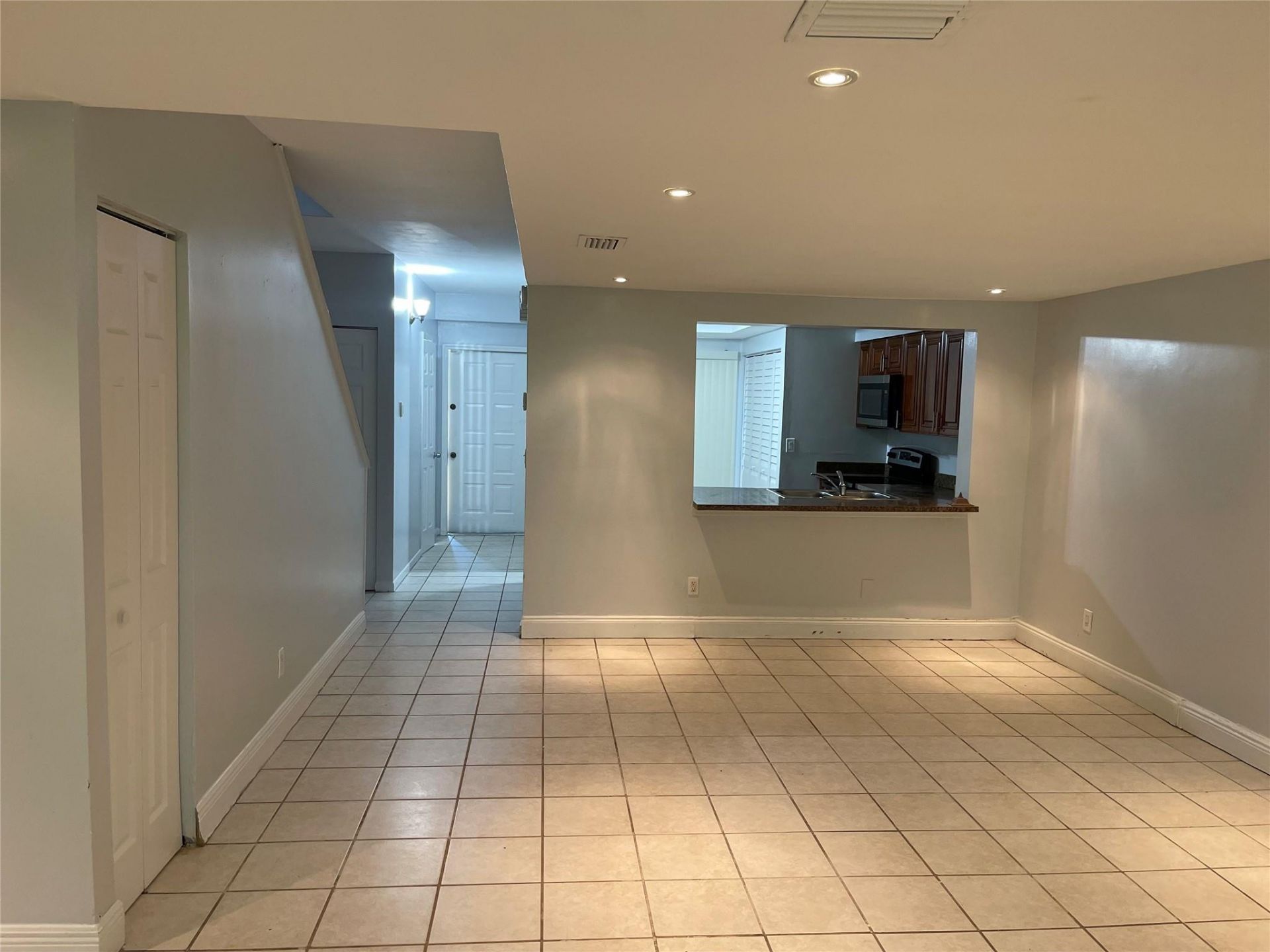 8843 Springtree Lakes Drive, Sunrise, FL 33351 Photo