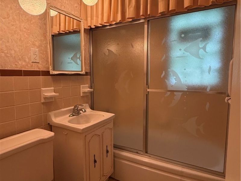 375 E 262nd Street, Euclid, OH 44132 Photo 8