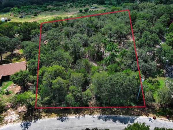 000 Piney Ridge DR, Bastrop, TX 78602