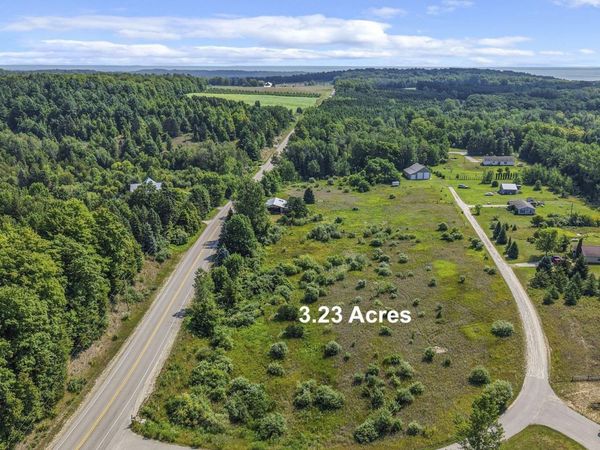 Pobuda Road E, Suttons Bay, MI 49682