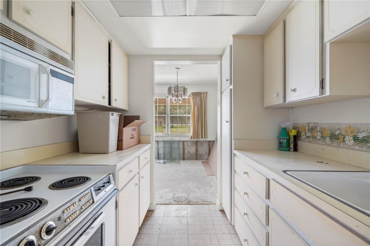650 Pinellas Point Drive S, Unit 122, Saint Petersburg, FL 33705 Photo