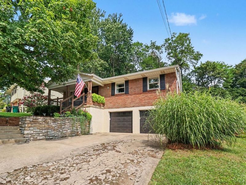 6030 Tridale Court, Cincinnati, OH 45230 Photo 3