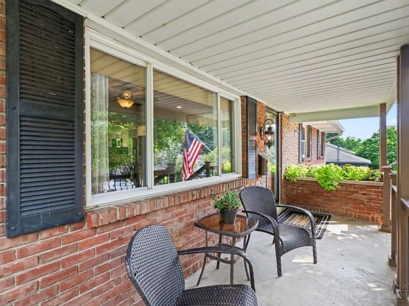 6030 Tridale Court, Cincinnati, OH 45230 Photo 4