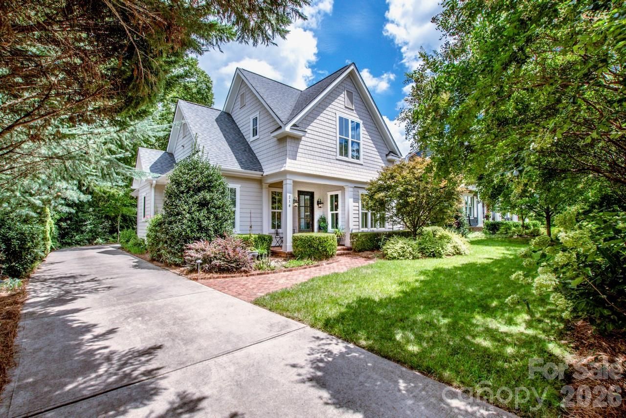 216 Catawba Avenue, Davidson, NC 28036 Main Photo