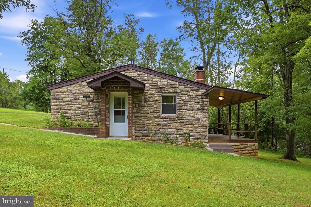 600 Mountain View Drive, Front Royal, VA 22630 Main Photo